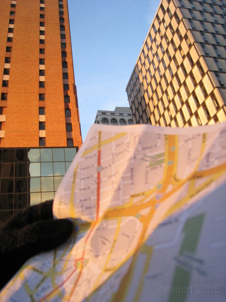 Detroit Turkey Trot 2008 10K 0270.jpg - Which way do we go?!?
